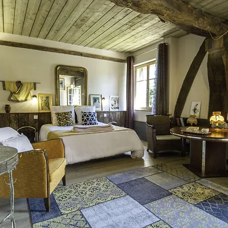 Domaine Du Lieu Des Brocs - Country Club Bed & Breakfast 3*