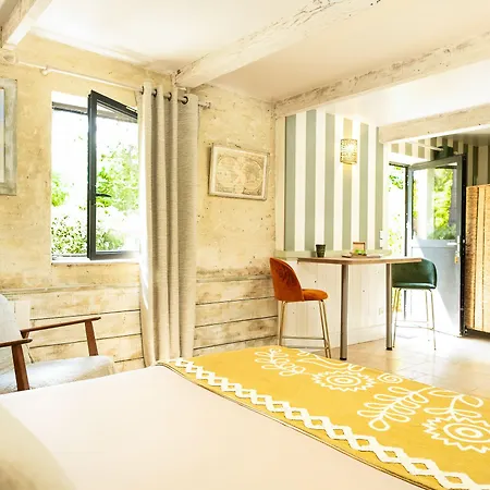 Domaine Du Lieu Des Brocs Bed and breakfast 3*